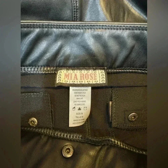 Mia Rose Black Leatherette Leggings Skinny Pull On Size M NWT - Picture 3 of 8